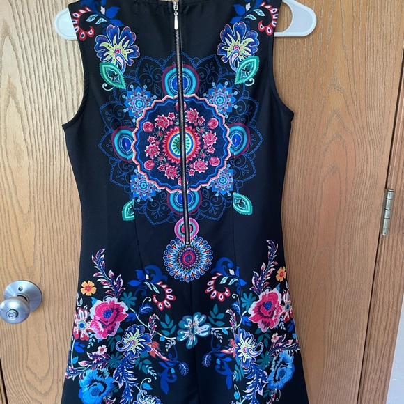 Costa Rican Dress - Picture 2 of 3